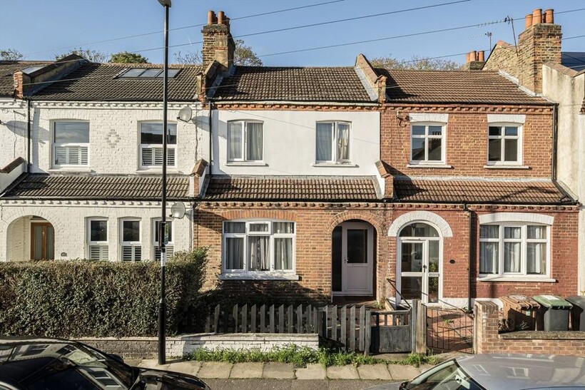 Buckthorne Road, London SE4 3 bed terraced house to rent - £2,400 pcm (£554 pw)