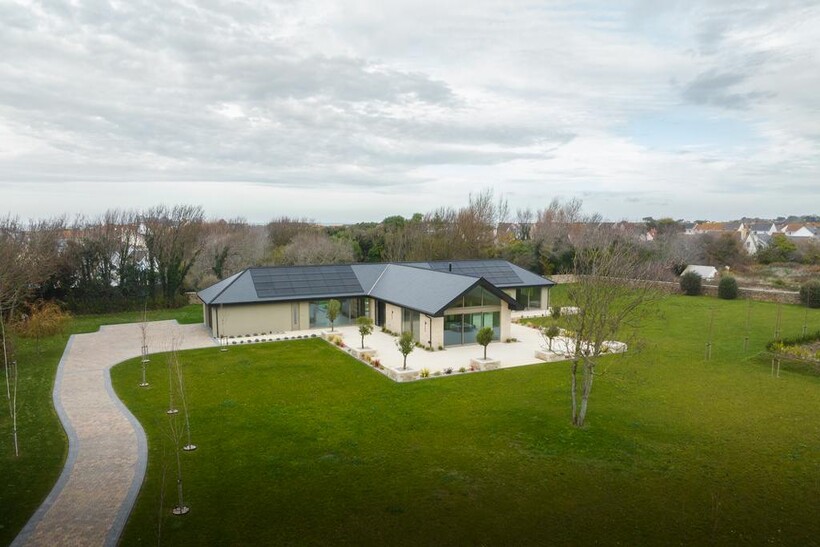 Route De La Mare, Castel, Guernsey 4 bed detached house to rent - £20,000 pcm (£4,615 pw)