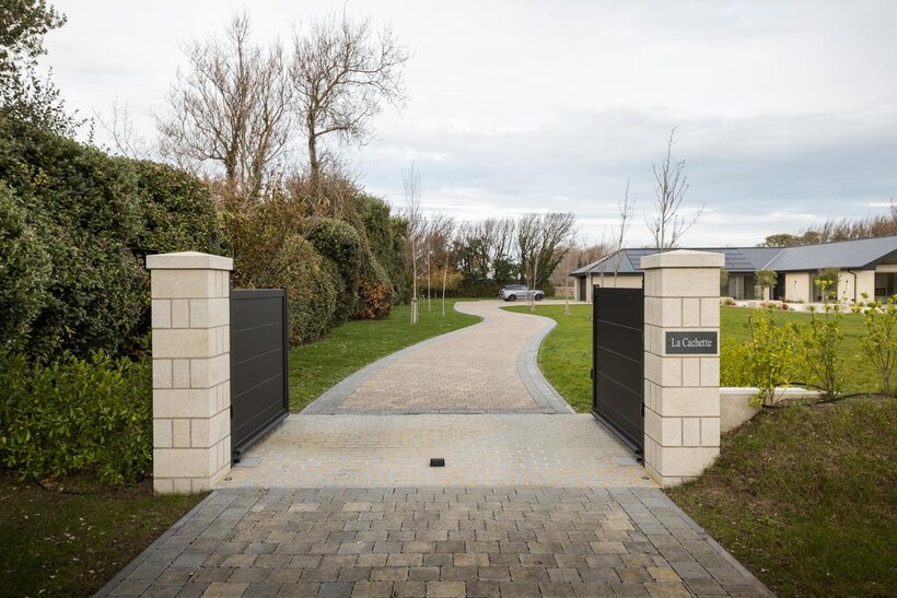 Route De La Mare, Castel, Guernsey 4 bed detached house to rent - £20,000 pcm (£4,615 pw)