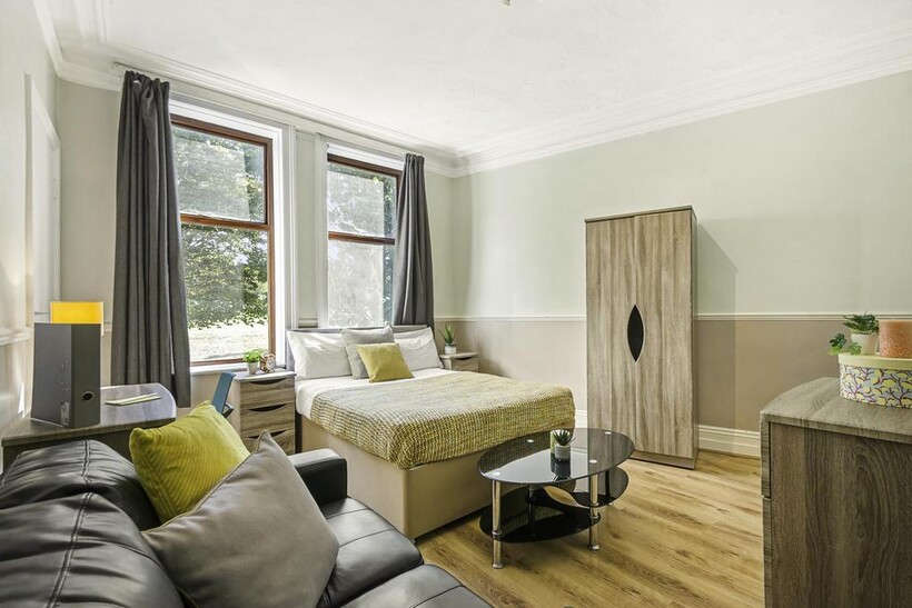 Hyde Park Road, Leeds 1 bed flat to rent - £806 pcm (£186 pw)