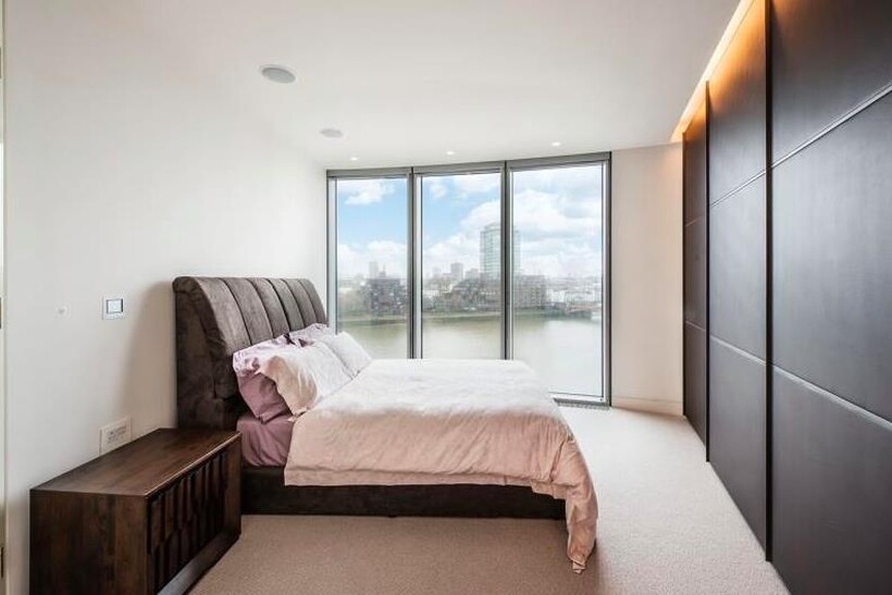 The Tower, Vauxhall SW8 3 bed apartment to rent - £6,875 pcm (£1,587 pw)