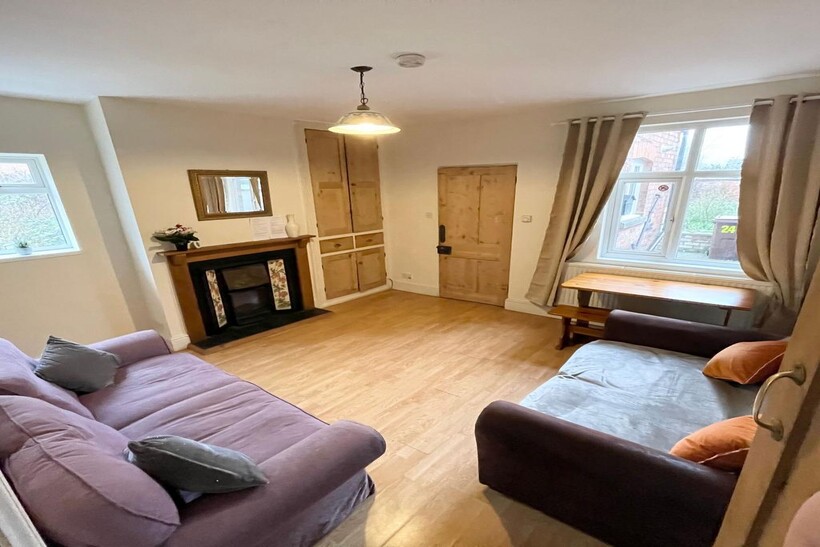 24 Bishop Street, Melton Mowbray, LE13 1 bed in a house share to rent - £440 pcm (£102 pw)