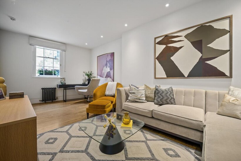 Ebury Mews East, Belgravia, London, SW1W 2 bed terraced house to rent - £6,240 pcm (£1,440 pw)