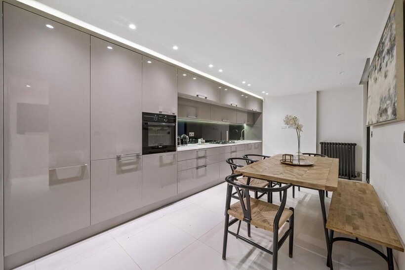 Ebury Mews East, Belgravia, London, SW1W 2 bed terraced house to rent - £6,240 pcm (£1,440 pw)