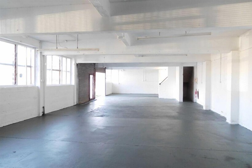 Hulton Street, Hanley, Stoke-on-Trent Property to rent - £833 pcm (£192 pw)