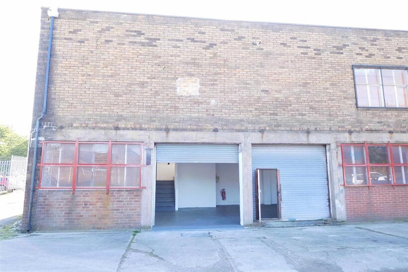 Hulton Street, Hanley, Stoke-on-Trent Property to rent - £833 pcm (£192 pw)