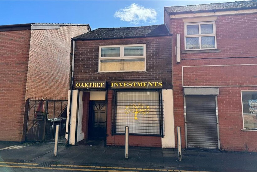 Rathbone Street, Tunstall... Retail property (high street) to rent - £450 pcm (£104 pw)