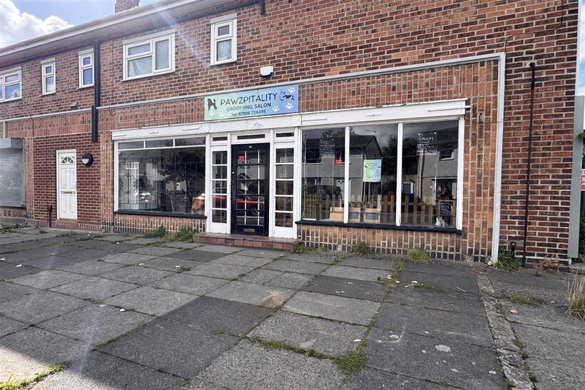 Causeley Road, Bucknall, Stoke-On-Trent Retail property (high street) to rent - £833 pcm (£192 pw)