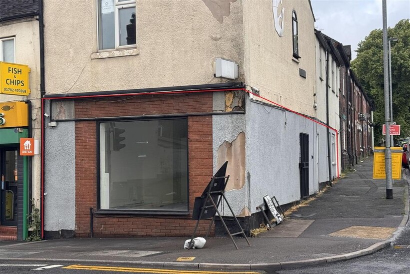 George Street, Newcastle Retail property (high street) to rent - £700 pcm (£162 pw)