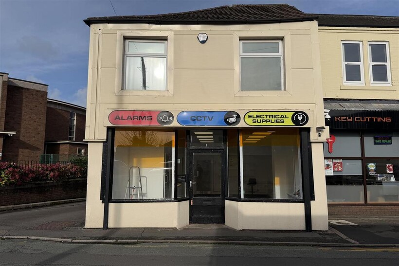 Heathcote Road, Longton, Stoke-on-Trent Retail property (high street) to rent - £917 pcm (£212 pw)