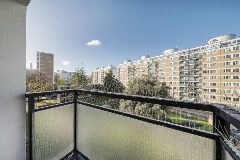 Churchill Gardens, Pimlico, London, SW1V 2 bed flat to rent - £2,395 pcm (£553 pw)