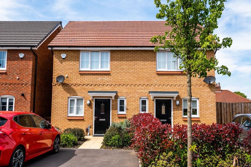 at Swan Grange, 36 Hollyhock Way LN6 2 bed house to rent - £1,000 pcm (£231 pw)