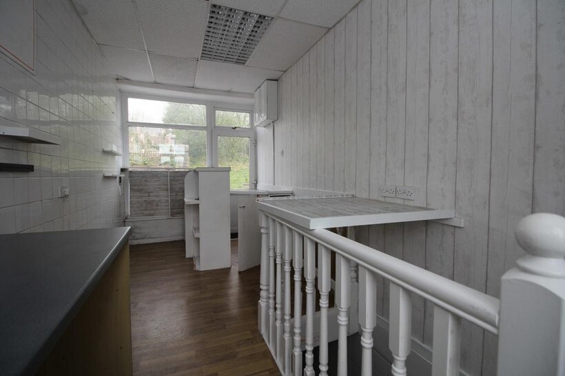 High Street, Tonyrefail CF39 8PG Property to rent - £395 pcm (£91 pw)
