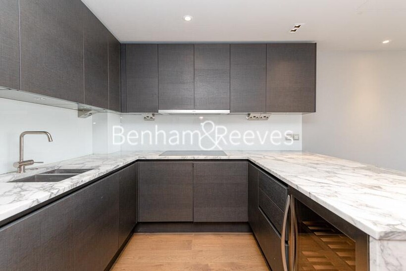 Parrs Way, Hammersmith W6 2 bed apartment to rent - £3,950 pcm (£912 pw)