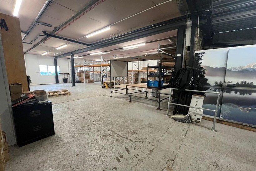 Station Road, Huddersfield HD8 Property to rent - £1,417 pcm (£327 pw)