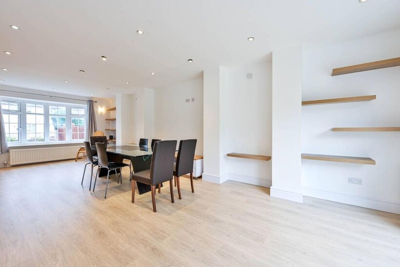 Derwent Avenue, Kingston Vale... 5 bed house to rent - £5,100 pcm (£1,177 pw)