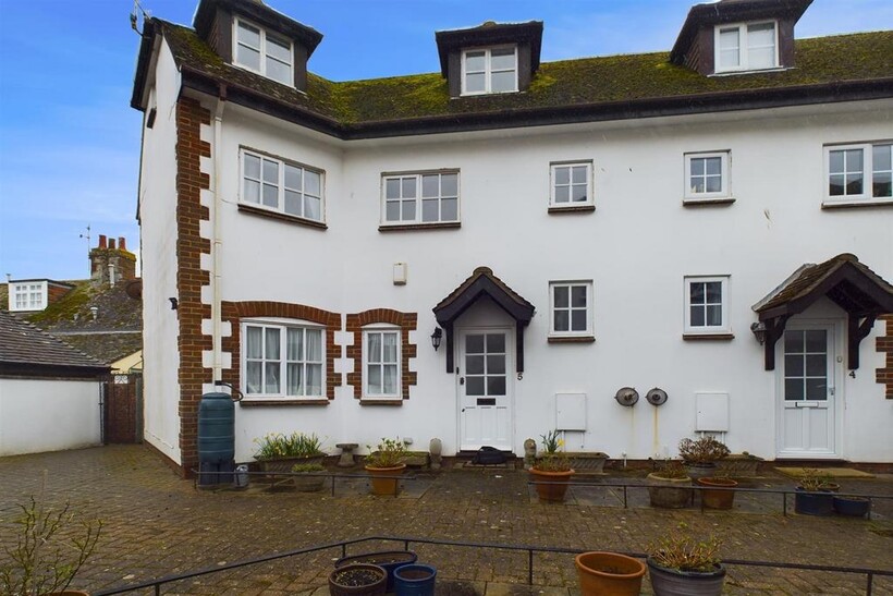 CAM02534 G0-PR0210-STILL016.jpg