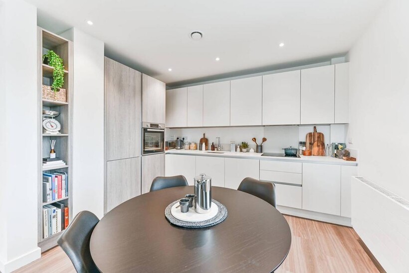 College Road, East Croydon, Croydon, CR0 2 bed flat to rent - £1,863 pcm (£430 pw)