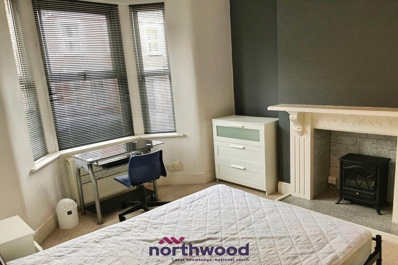 Baker Street, Heavitree, Exeter, EX2 4 bed terraced house to rent - £2,947 pcm (£680 pw)