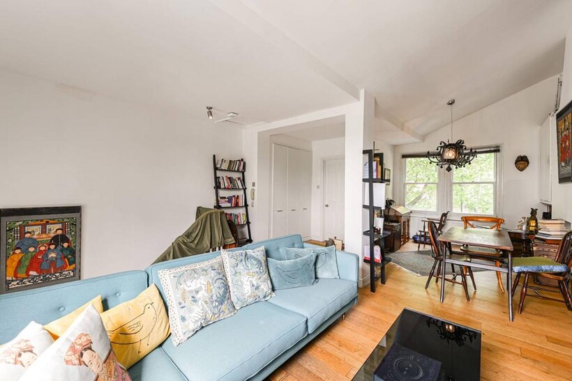Cremorne Road, Chelsea, London, SW10 2 bed maisonette to rent - £6,067 pcm (£1,400 pw)