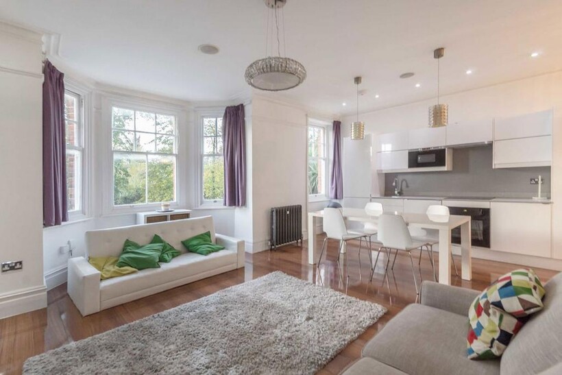 Wolverton Gardens, London W5 3 bed flat to rent - £2,990 pcm (£690 pw)