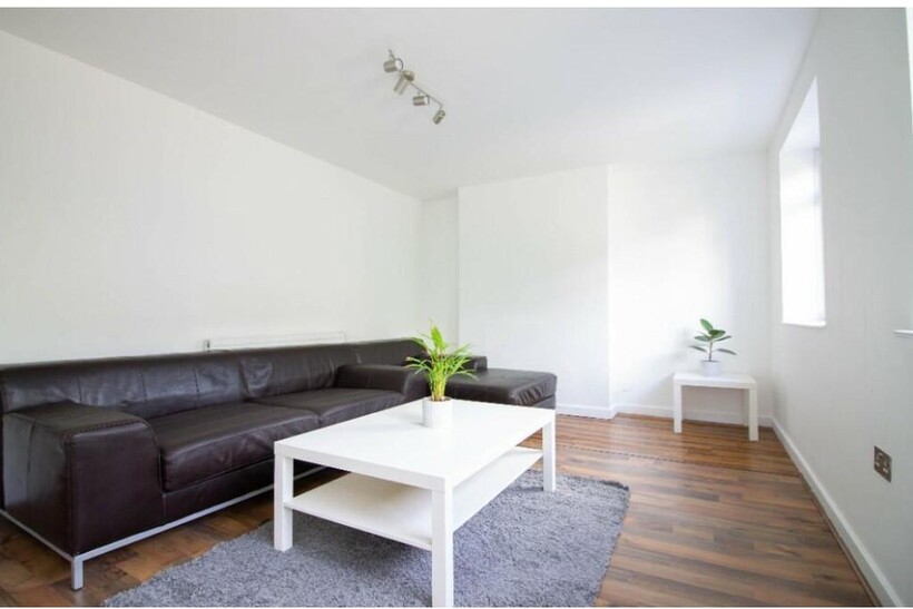 London E3 3 bed apartment to rent - £2,850 pcm (£658 pw)
