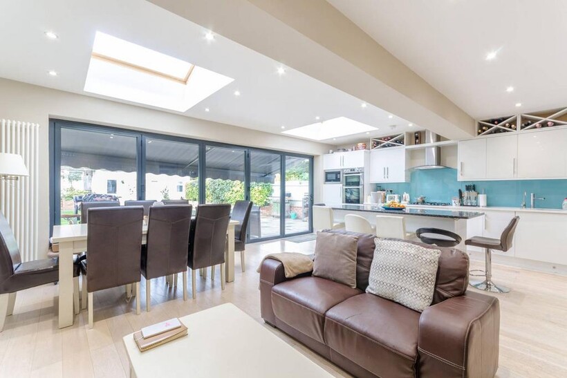 Arundel Road, Kingston, Kingston upon... 5 bed semi-detached house to rent - £4,455 pcm (£1,028 pw)