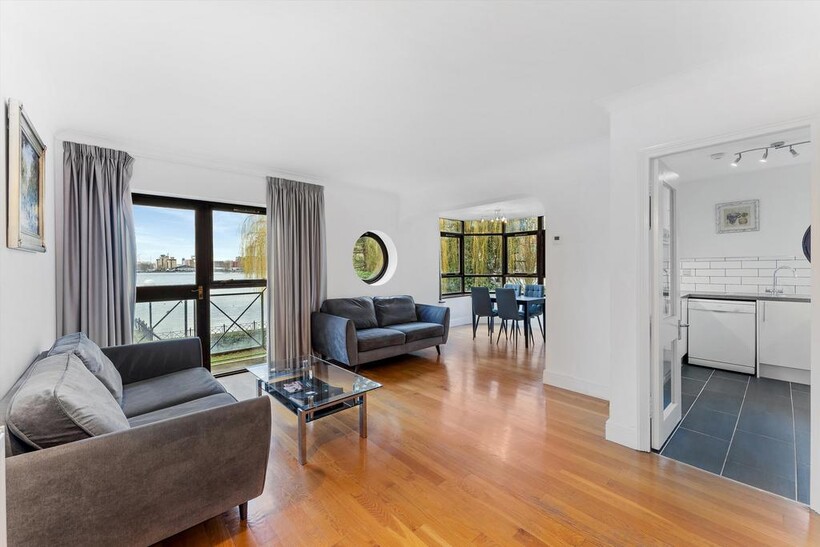 Undine Road, London, E14. 2 bed flat to rent - £2,362 pcm (£545 pw)