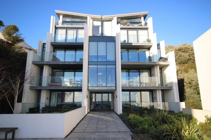 The Pochard, St Brelade JE3 2 bed apartment to rent - £4,750 pcm (£1,096 pw)