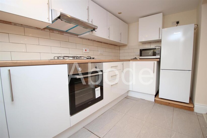 Royal Park Avenue, Hyde Park, Leeds 4 bed house to rent - £2,392 pcm (£552 pw)