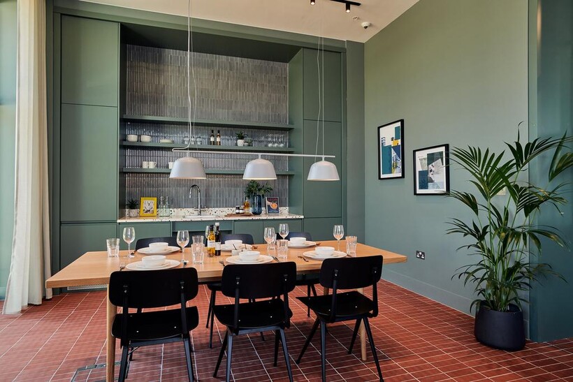 Windlass Apartments, Tottenham Hale... 2 bed apartment to rent - £2,560 pcm (£591 pw)