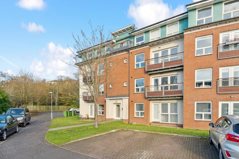 Strathblane Gardens, Flat 2-1... 2 bed apartment to rent - £1,200 pcm (£277 pw)