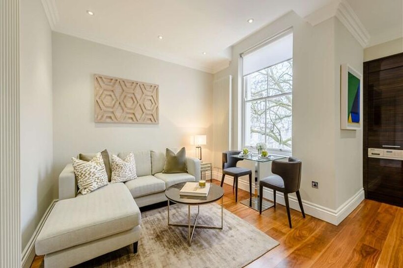 Kensington Gardens Square, Bayswater, W2 1 bed flat to rent - £3,402 pcm (£785 pw)