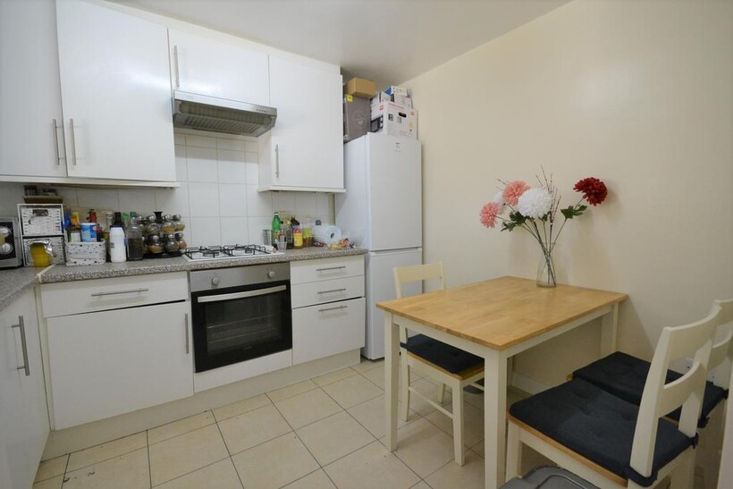 Waynflete Square, London W10 1 bed in a flat share to rent - £785 pcm (£181 pw)