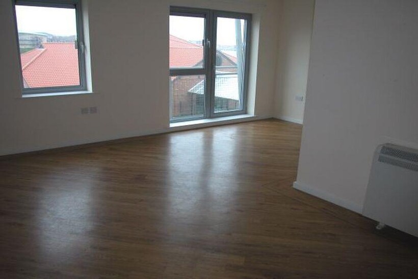 Low Street, Sunderland SR1 2 bed flat to rent - £645 pcm (£149 pw)