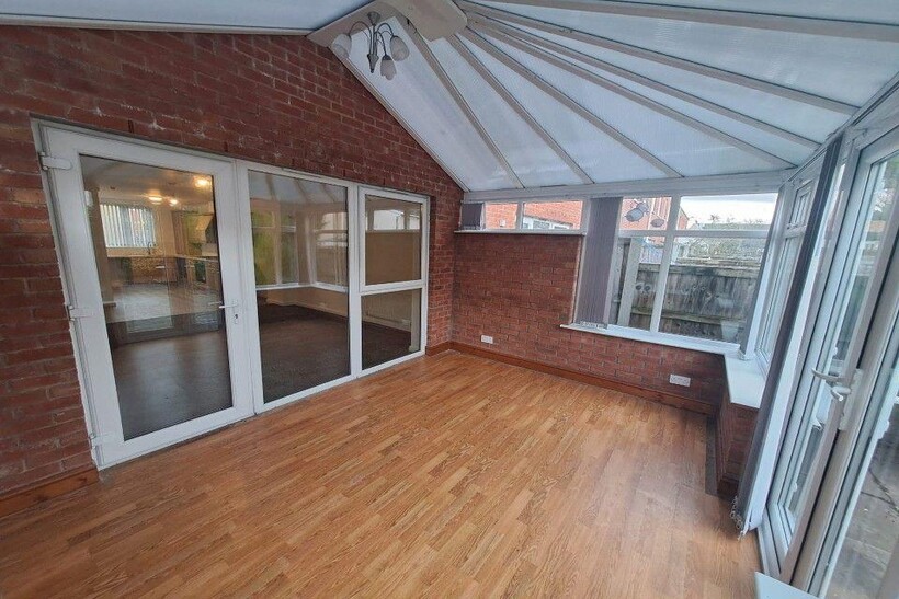 Shakespeare Walk, Manchester M13 3 bed terraced house to rent - £1,300 pcm (£300 pw)