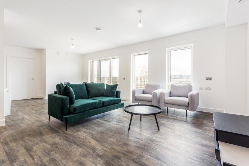 Millet Place, Pontoon Dock London E16 3 bed apartment to rent - £3,375 pcm (£779 pw)