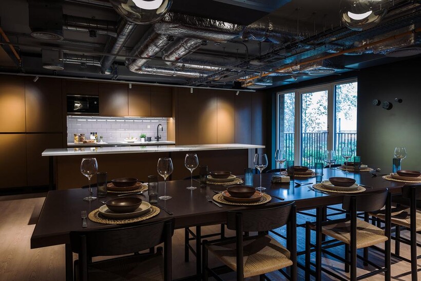 Millet Place, Pontoon Dock London E16 3 bed apartment to rent - £3,375 pcm (£779 pw)