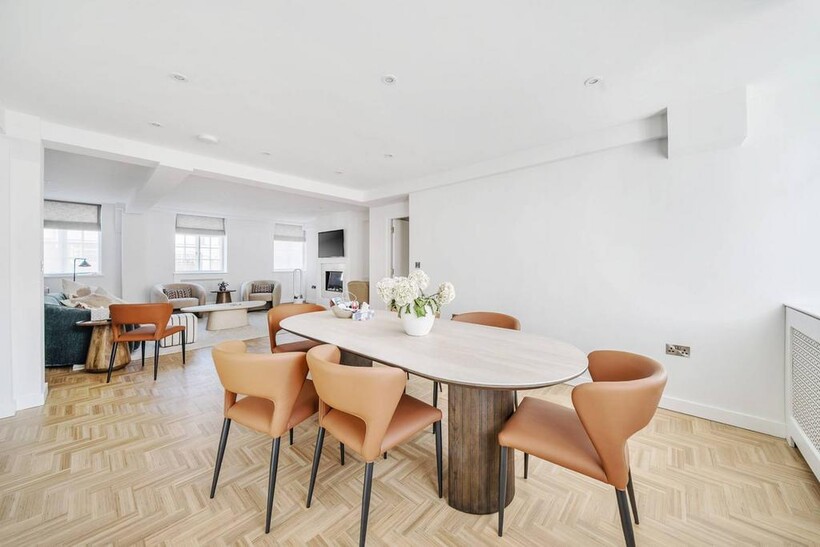Whiteheads Grove, Chelsea, London, SW3 4 bed flat to rent - £11,700 pcm (£2,700 pw)