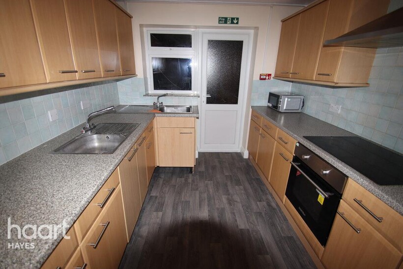 Halsway, HAYES 7 bed semi-detached bungalow to rent - £5,900 pcm (£1,362 pw)