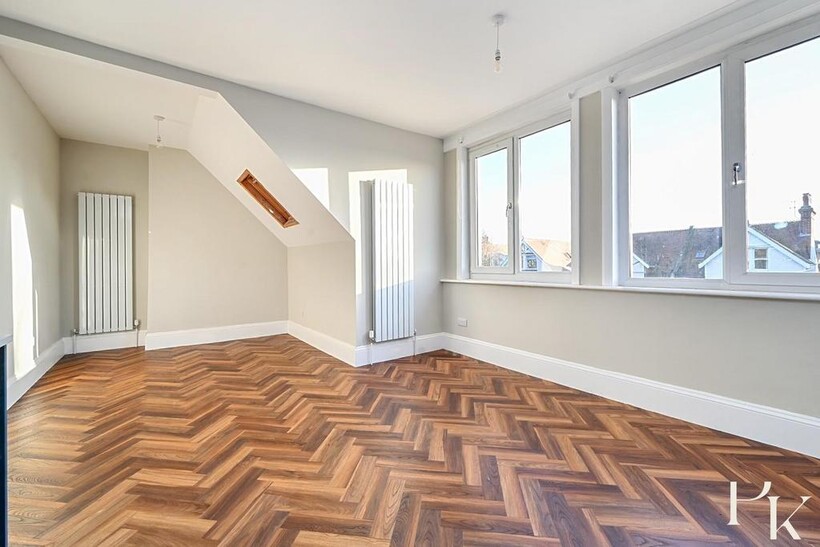 Flt 5, 66 Pembroke Cresent, BN3 (6).jpg