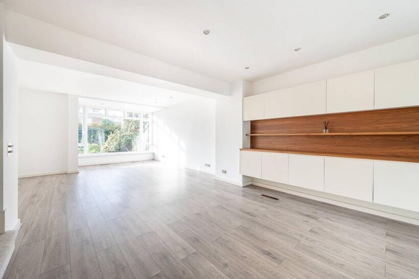 Woodsford Square, Holland Park... 5 bed terraced house to rent - £8,996 pcm (£2,076 pw)