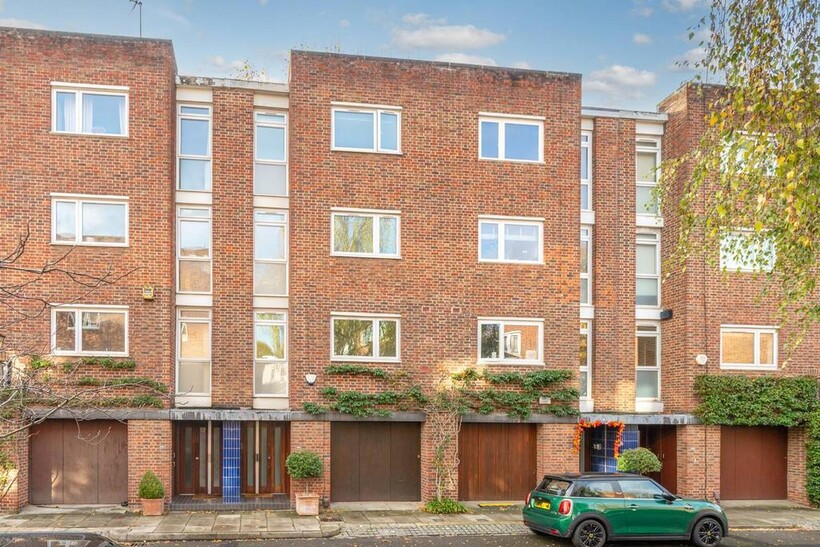 Woodsford Square, Holland Park... 5 bed terraced house to rent - £8,996 pcm (£2,076 pw)