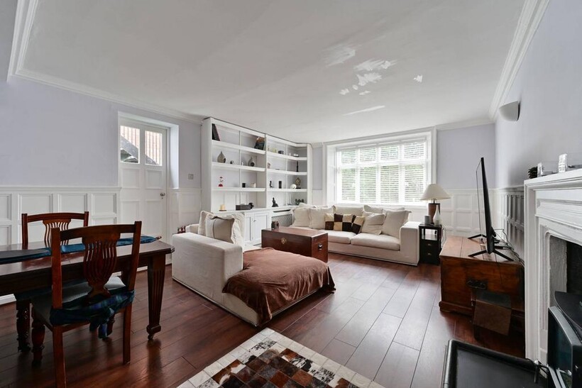 Devey Close, Coombe, Kingston upon... 3 bed flat to rent - £3,125 pcm (£721 pw)