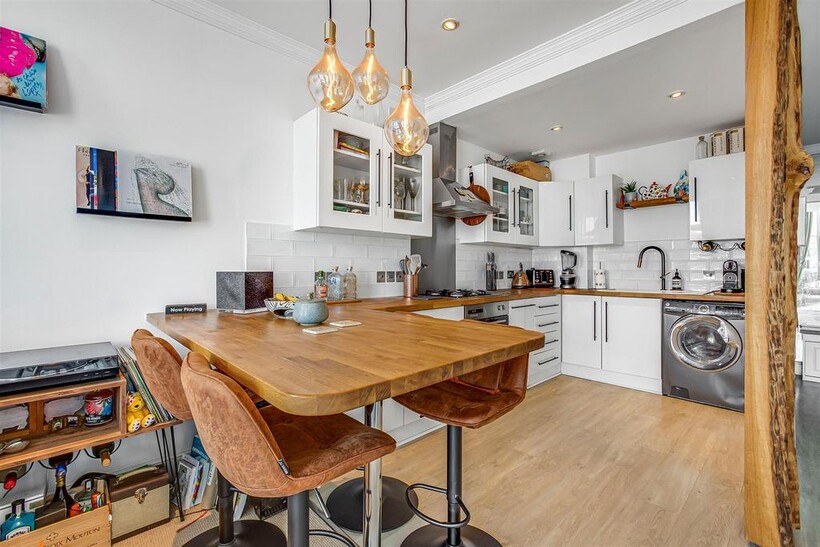 Plantation Wharf, Battersea, SW11 1 bed flat to rent - £2,578 pcm (£595 pw)