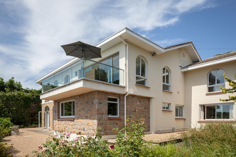 Le Petit Catillon, Grouville, Jersey 5 bed detached house to rent - £7,500 pcm (£1,731 pw)