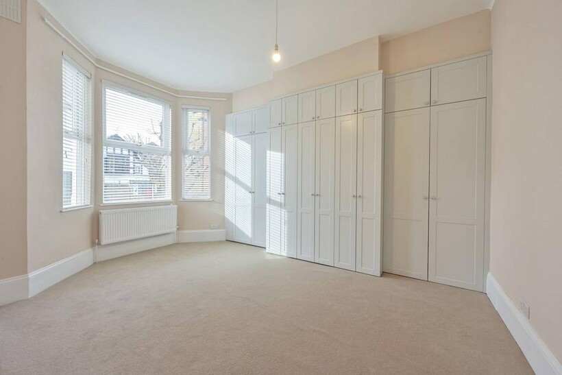 Ringford Road, West Hill, London, SW18 2 bed flat to rent - £3,825 pcm (£883 pw)