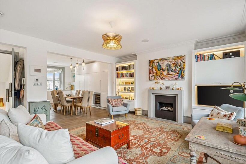 Blenheim Crescent, Notting Hill... 2 bed flat to rent - £8,992 pcm (£2,075 pw)