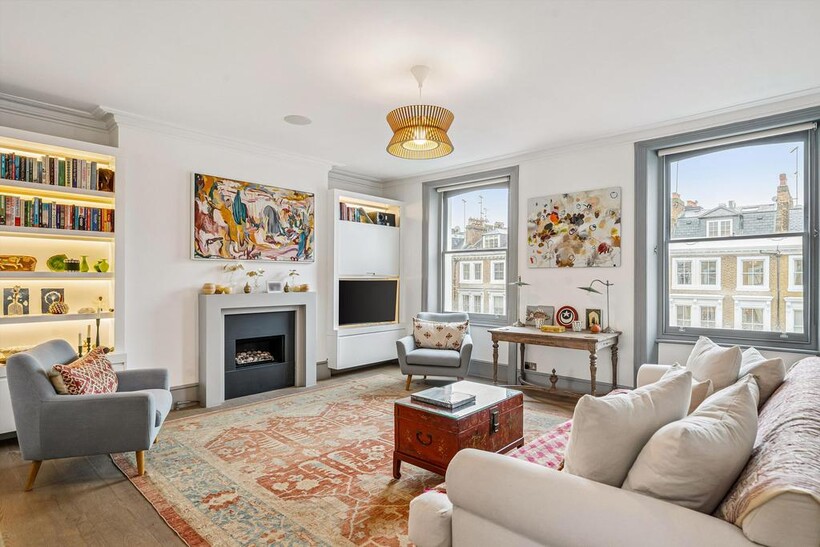 Blenheim Crescent, Notting Hill... 2 bed flat to rent - £8,992 pcm (£2,075 pw)