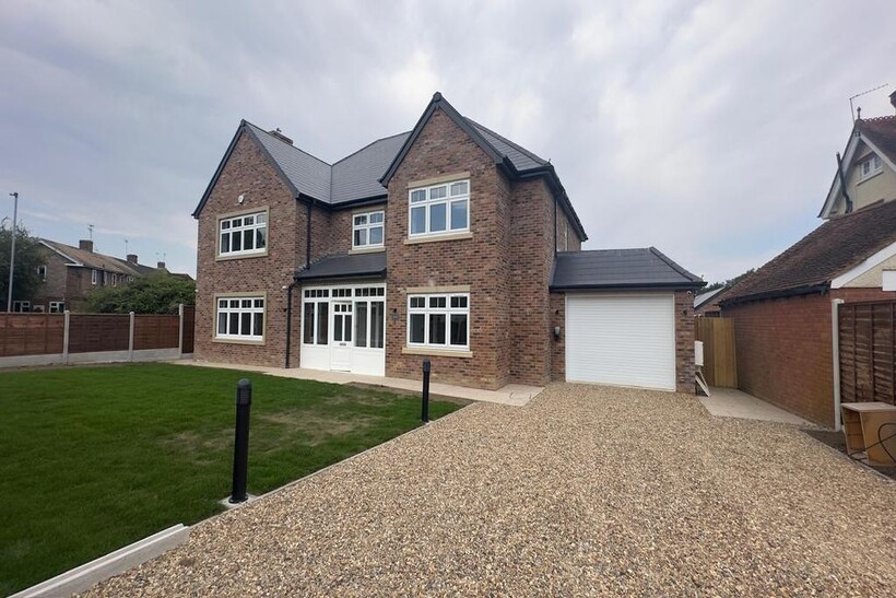 Green Meadows, Ascot, SL5 5 bed detached house to rent - £8,999 pcm (£2,077 pw)